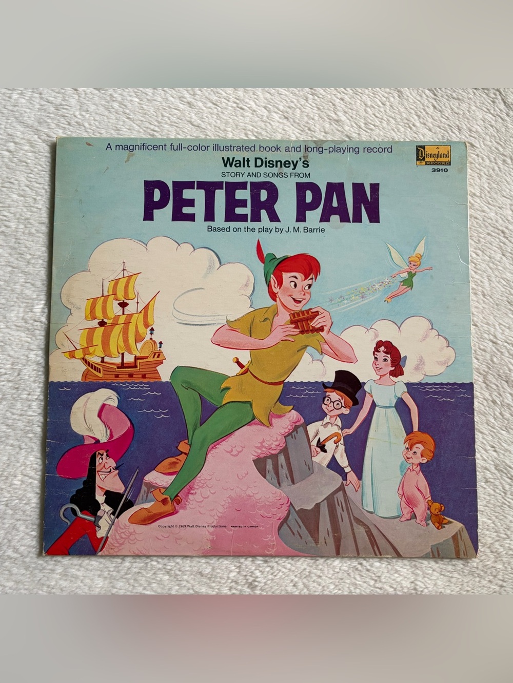 Disney Peter Pan Vinyl Record with story book.